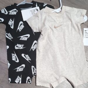 Nike Kids Bodysuit Set - Black and Cream